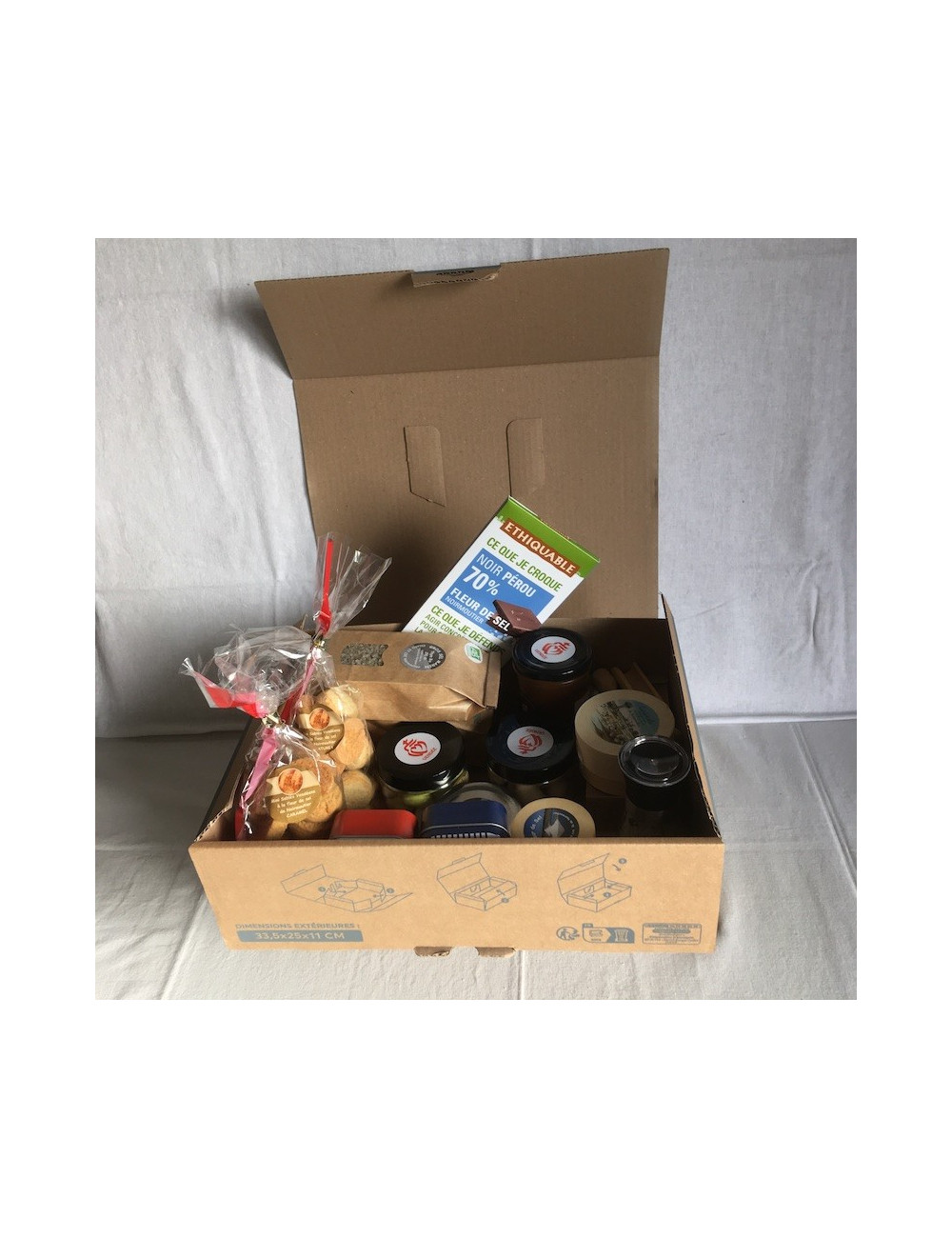 COFFRET CADEAU GARNI N°2 : "L'OR BLANC DE NOIRMOUTIER" avec des produits sucrés et salés